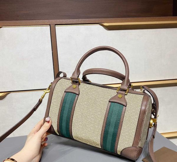 2021 brown&green luxury designer bag classic letter printing retro boston bag women handbag lattice pillow bucket travel bags
2021 brown&green luxury designer bag classic letter printing retro boston bag women handbag lattice pillow bucket travel bags