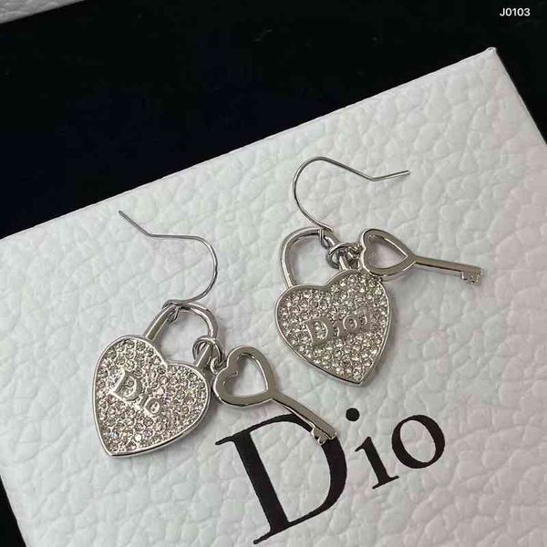 2022 factory wholesale new di home new asymmetric love earrings women's net red same live broadcast with goods yr9v, Golden
2022 factory wholesale new di home new asymmetric love earrings women's net red same live broadcast with goods yr9v, Golden