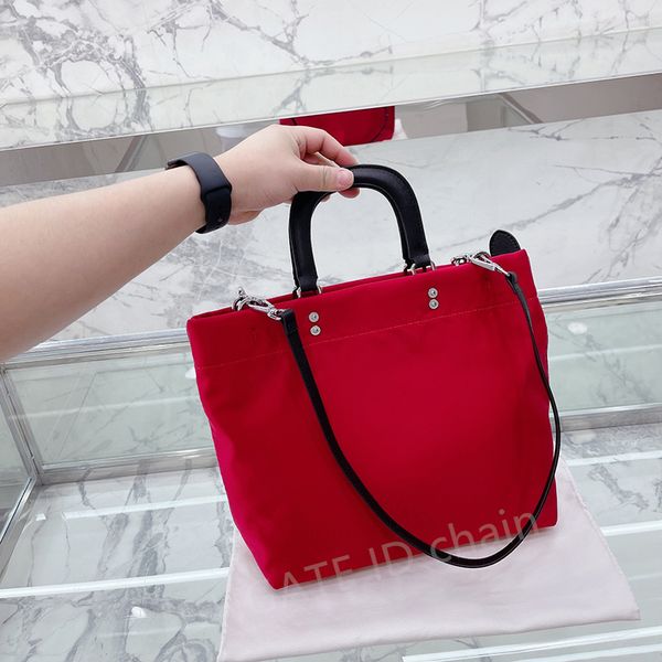 famous designer 2022 women fashion totes handbag retro solid color letter double handle cowhide tote bags interior zipper pocket cross body
famous designer 2022 women fashion totes handbag retro solid color letter double handle cowhide tote bags interior zipper pocket cross body