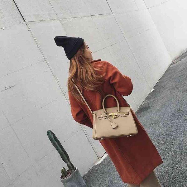 designer luxury birkinss handbags european leather 2022 and american fashion women's large capacity versatile platinum single shoulder
designer luxury birkinss handbags european leather 2022 and american fashion women's large capacity versatile platinum single shoulder