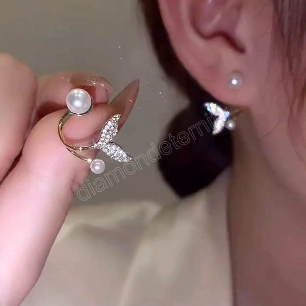 korean fashion cute fishtail pearl stud earrings for women shiny crystal pendientes trending wedding party jewelry brincos, Golden;silver
korean fashion cute fishtail pearl stud earrings for women shiny crystal pendientes trending wedding party jewelry brincos, Golden;silver