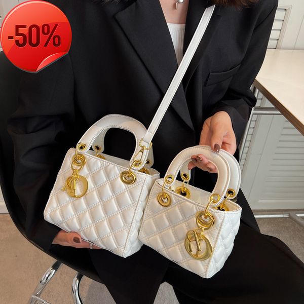 the factory directly texture women's summer 2022 new fashion temperament portable diana foreign gas msenger bag
the factory directly texture women's summer 2022 new fashion temperament portable diana foreign gas msenger bag