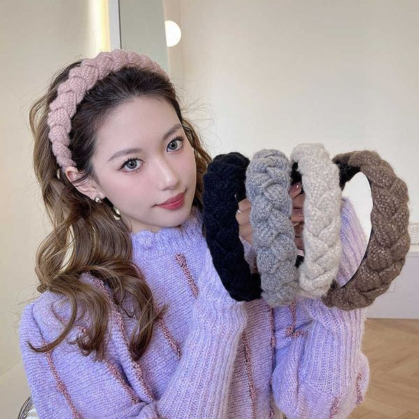 french hair hoop female autumn and winter outing temperament wool knitting headband temperament wide edge knitting hair band, Silver
french hair hoop female autumn and winter outing temperament wool knitting headband temperament wide edge knitting hair band, Silver