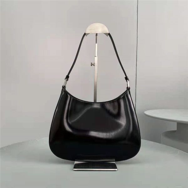 a designer cleo women shoulder bag explosion bling blings mirror calf leather baguette bags silver hardware label handbags fashion, Red;black
a designer cleo women shoulder bag explosion bling blings mirror calf leather baguette bags silver hardware label handbags fashion, Red;black