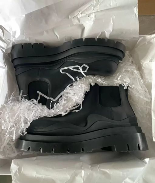 luxury designer winter brand tire ankle boot women's calfskin leather cropped chelsea boots lug sole rubber party wedding martin boots, Black
luxury designer winter brand tire ankle boot women's calfskin leather cropped chelsea boots lug sole rubber party wedding martin boots, Black