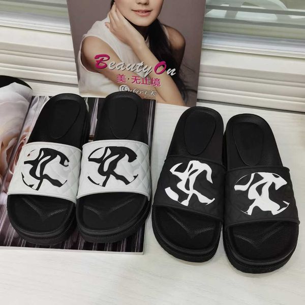 rhinestone diamond glitter slides women slippers quilted leather open toe flip flops pool slide platform party crystal sandals luxurys lady, Black
rhinestone diamond glitter slides women slippers quilted leather open toe flip flops pool slide platform party crystal sandals luxurys lady, Black