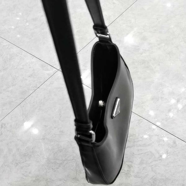 fashion brand cleo handbag pu leather purse shoulder bags for women luxurys designers crossbody handbags bags1887
fashion brand cleo handbag pu leather purse shoulder bags for women luxurys designers crossbody handbags bags1887