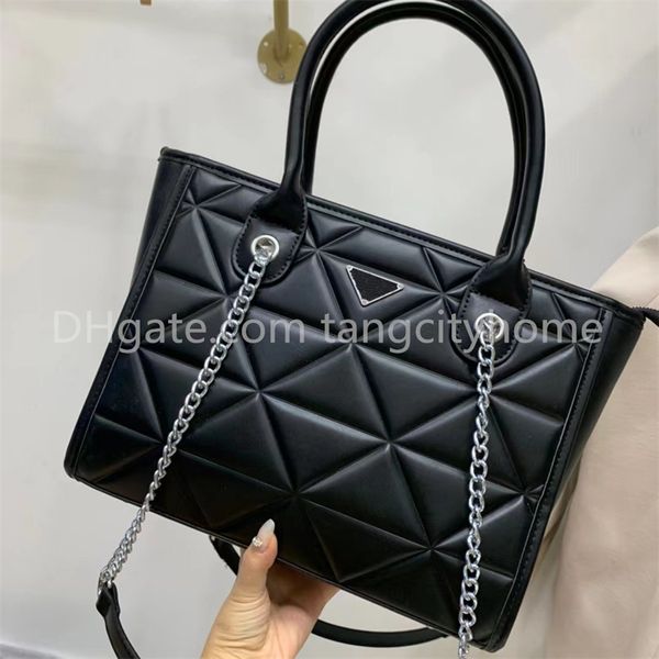 womens bags designer handbag one shoulder bag fashion casual tote bag pu leather silver metal chain rhombic clutch diamond lattice purse
womens bags designer handbag one shoulder bag fashion casual tote bag pu leather silver metal chain rhombic clutch diamond lattice purse