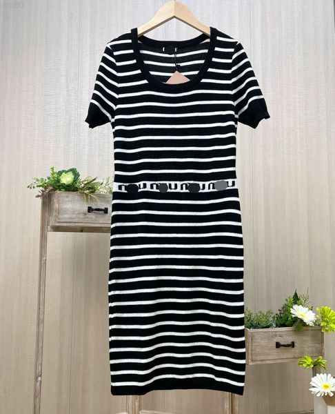 women's t-shirt designer family ~ spring and summer new fashion stripe contrast letter jacquard v-neck wool knitted dress bottomed sk, White
women's t-shirt designer family ~ spring and summer new fashion stripe contrast letter jacquard v-neck wool knitted dress bottomed sk, White