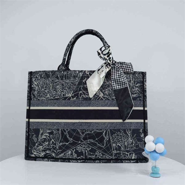 luxurys designer bag shoulder bags woman fashion classic handbags embroidery limited edition lady handbag high capacity travel mj7s
luxurys designer bag shoulder bags woman fashion classic handbags embroidery limited edition lady handbag high capacity travel mj7s
