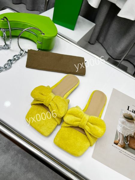 2022 slippers autumn winter home outdoor cross fur slipper women fashion sandals party formal shoes 35-42, Black
2022 slippers autumn winter home outdoor cross fur slipper women fashion sandals party formal shoes 35-42, Black