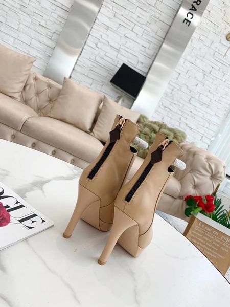 autumn/winter 2022 latest pattern high heel boots 11.5cm heel height with water platform 4cm, Black
autumn/winter 2022 latest pattern high heel boots 11.5cm heel height with water platform 4cm, Black