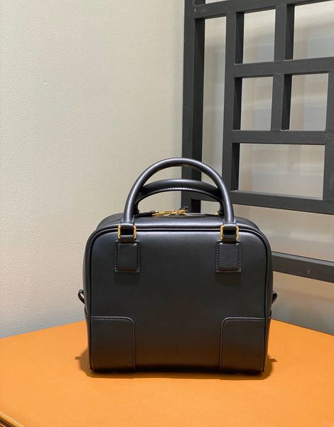 2022 new 0522amazono advanced literary art style cnc stainless steel padlock charm shoulder messenger bag
2022 new 0522amazono advanced literary art style cnc stainless steel padlock charm shoulder messenger bag