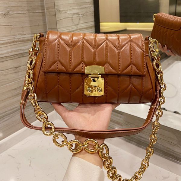 new autumn women's lambskin pleated shoulder bags premium messenger handbag armpit letter envelope postman bag exquisite temperament st
new autumn women's lambskin pleated shoulder bags premium messenger handbag armpit letter envelope postman bag exquisite temperament st