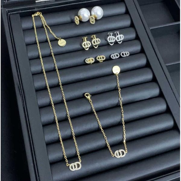 luxury jewelry letter earrings female internet celebrity mini ear clip high version necklace bracelet261p, Black
luxury jewelry letter earrings female internet celebrity mini ear clip high version necklace bracelet261p, Black