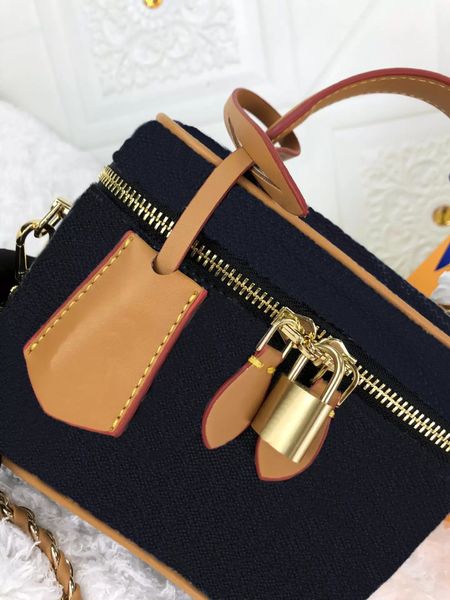 2022 new high qulity designer bags classic womens handbags ladies composite tote weave clutch shoulder bag female purse wholease 57403, Black;red
2022 new high qulity designer bags classic womens handbags ladies composite tote weave clutch shoulder bag female purse wholease 57403, Black;red