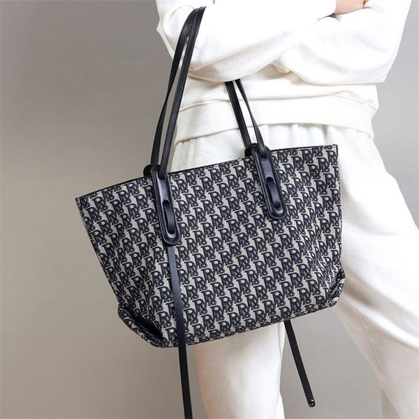 handbag new style spring and summer bag versatile sling one shoulder popular large capacity checkered tote s_modelrhxj
handbag new style spring and summer bag versatile sling one shoulder popular large capacity checkered tote s_modelrhxj