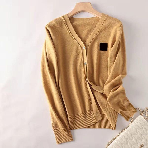 21ss womens mens designers sweater cardigan solid color pattern long sleeve sweaters 2021 knitwear women clothing, White;black
21ss womens mens designers sweater cardigan solid color pattern long sleeve sweaters 2021 knitwear women clothing, White;black