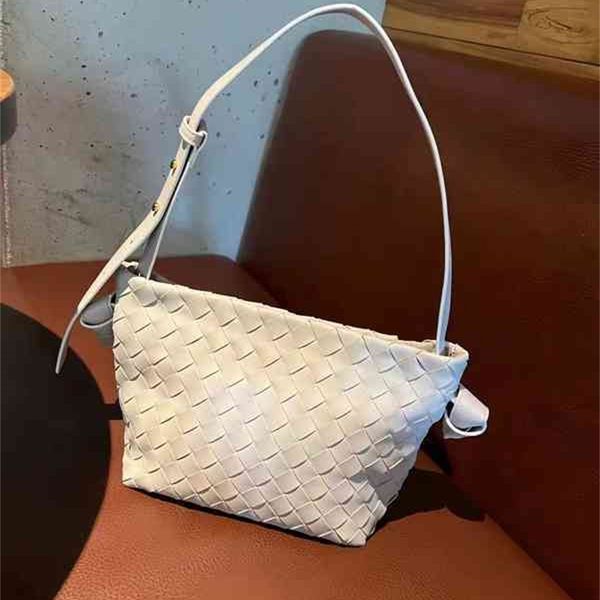 2022 bottegav venetas woven leather large capacity underarm candy soft pillow simple women's handbagbe9t
2022 bottegav venetas woven leather large capacity underarm candy soft pillow simple women's handbagbe9t