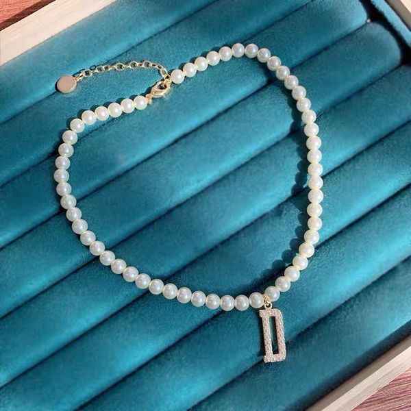 the new d's new inlaid with diamond letters, pearl necklace, bracelet, women's fashion earrings and earrings, Silver
the new d's new inlaid with diamond letters, pearl necklace, bracelet, women's fashion earrings and earrings, Silver