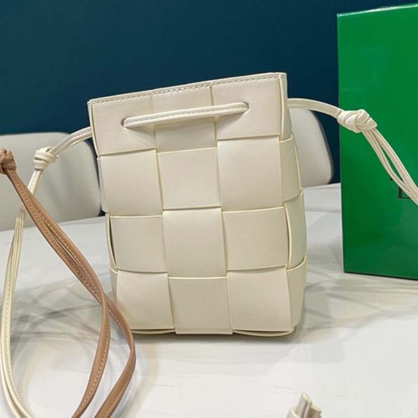 2022 women bags crossbody handbag one-shoulder pillow versatile design leather stylish high-end small square handbag 101
2022 women bags crossbody handbag one-shoulder pillow versatile design leather stylish high-end small square handbag 101