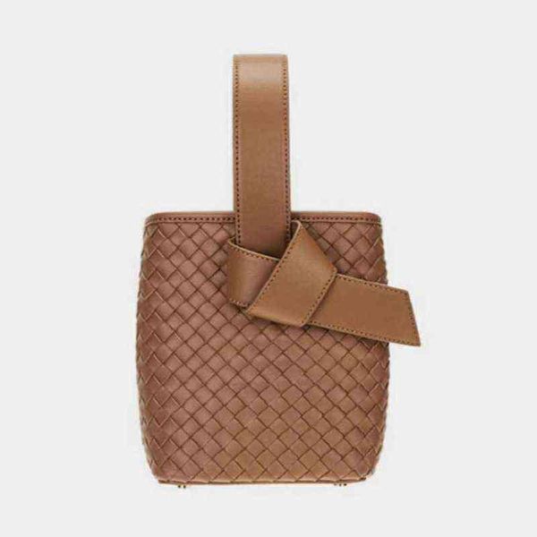 niche designer brand woven lace up portable bucket bag women's early spring new one shoulder messenger bag 220613
niche designer brand woven lace up portable bucket bag women's early spring new one shoulder messenger bag 220613
