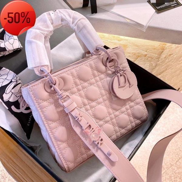 designer bags four grid cowhide leather high version frosted matte diamond chain diagonal cross small women's tote
designer bags four grid cowhide leather high version frosted matte diamond chain diagonal cross small women's tote