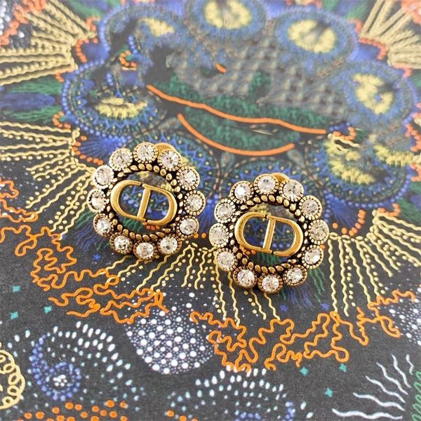 52% off 2022 new fashion designer jewelry family round female made old small temperament hollow, Golden
52% off 2022 new fashion designer jewelry family round female made old small temperament hollow, Golden