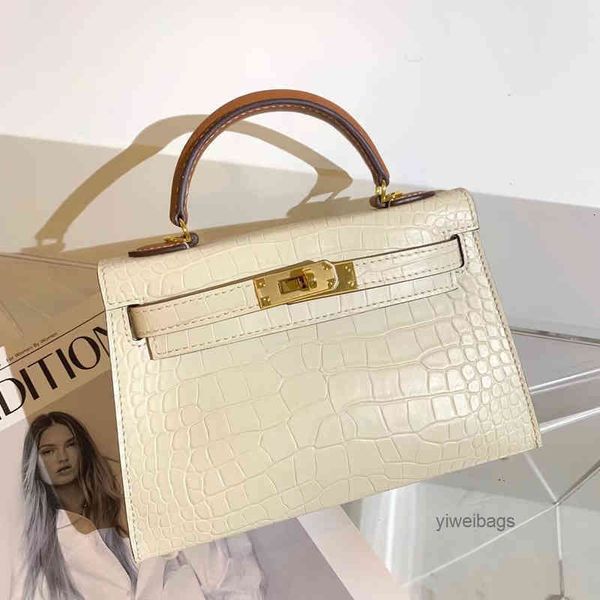 luxury h bags designer bags 2022 new cowhide crocodile pattern second generation mini bag leather hand messenger women's
luxury h bags designer bags 2022 new cowhide crocodile pattern second generation mini bag leather hand messenger women's