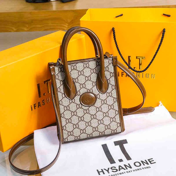 purses handbag women's fall winter versatile diagonal one shoulder retro mini leather texture flower bag
purses handbag women's fall winter versatile diagonal one shoulder retro mini leather texture flower bag