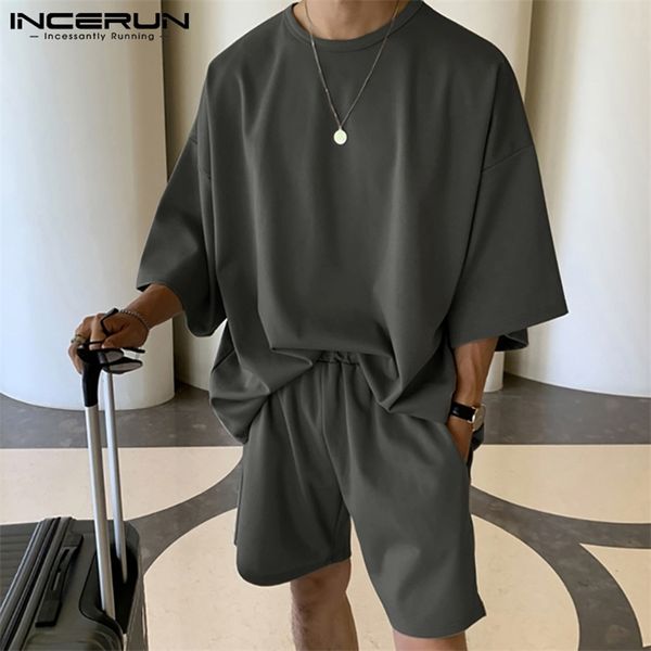 men sets solid color summer o neck half sleeve t shirts elastic waist shorts streetwear loose casual suits 5xl incerun 220621, Gray
men sets solid color summer o neck half sleeve t shirts elastic waist shorts streetwear loose casual suits 5xl incerun 220621, Gray