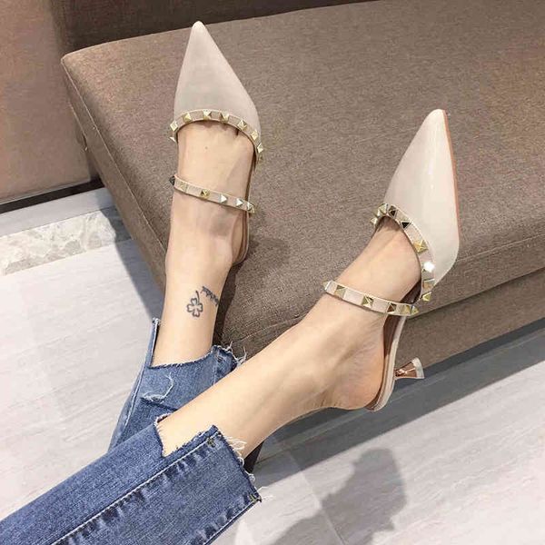 sandals summer lacquered leather pointed rivet low heel herringbone band wrap head slipper women's a16-2 4lxu, Black
sandals summer lacquered leather pointed rivet low heel herringbone band wrap head slipper women's a16-2 4lxu, Black