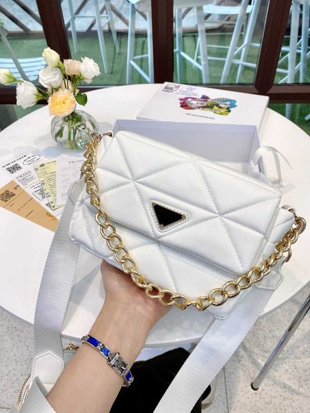 classic woman hand bags genuine leather flap clutch shoulder small female package lamb purse gold chain fashion bag wholesale a6
classic woman hand bags genuine leather flap clutch shoulder small female package lamb purse gold chain fashion bag wholesale a6