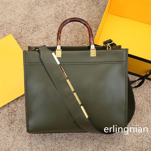 2022 new handbags designer handbags, women's handbags purses and card-holders soft cowhide tote with diagonal shoulder luxury fashion s, Red;black
2022 new handbags designer handbags, women's handbags purses and card-holders soft cowhide tote with diagonal shoulder luxury fashion s, Red;black