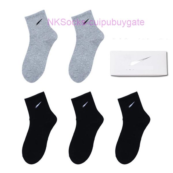 classic fashion men's socks gift box stockings hook brand black white gray medium tube sports cotton sweat absorbing sock men women lux
classic fashion men's socks gift box stockings hook brand black white gray medium tube sports cotton sweat absorbing sock men women lux