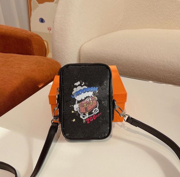 limited edition graffiti men's messenger bag luxury designer mobile phone shoulder bags letter women men crossbody totes large capacity
limited edition graffiti men's messenger bag luxury designer mobile phone shoulder bags letter women men crossbody totes large capacity
