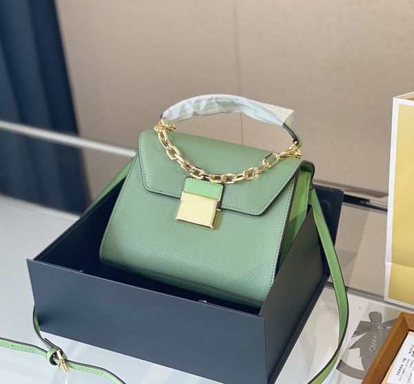 classic one shoulder messenger bag chain bar frosted high-end atmosphere luxury simple style luxury portable four seasons essential matching
classic one shoulder messenger bag chain bar frosted high-end atmosphere luxury simple style luxury portable four seasons essential matching