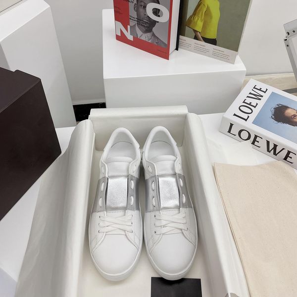outstanding design fashion silver gold black stripes casual shoes solid color cone decoration man woman rubber flat sneakers size 35-44
outstanding design fashion silver gold black stripes casual shoes solid color cone decoration man woman rubber flat sneakers size 35-44