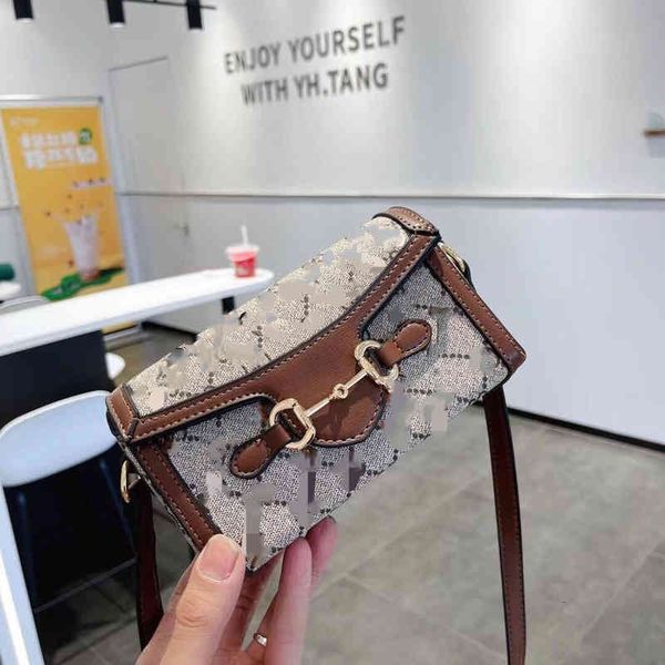 designer bags tote bag new small square horse buckle star same mobile phone foreign style versatile msenger bag luxury handbags factory low
designer bags tote bag new small square horse buckle star same mobile phone foreign style versatile msenger bag luxury handbags factory low