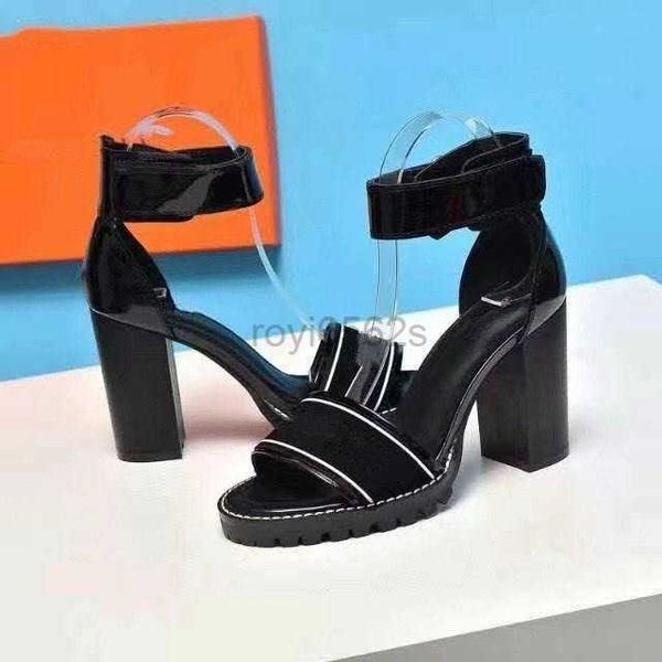 2021 sandales dames mode pour les femmes avec style preferefererees 2colors couleur de la gelee. taille 35-42 mk01, Black
2021 sandales dames mode pour les femmes avec style preferefererees 2colors couleur de la gelee. taille 35-42 mk01, Black