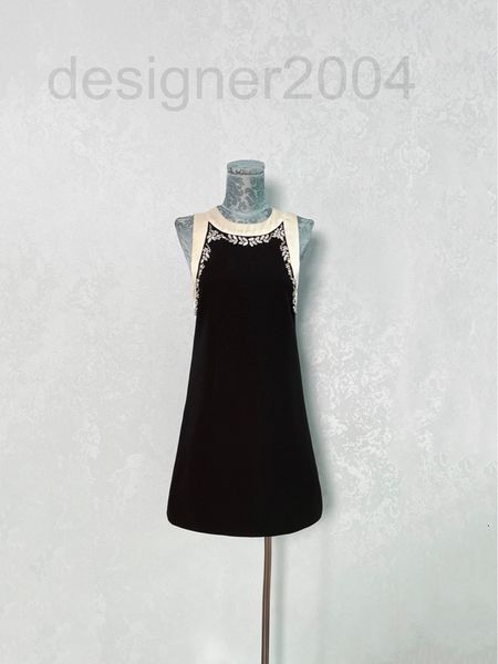 casual dresses designer autumn and winter 2022 new flower diamond embroidery decoration contrast color edge back bow sleeveless vest dress s, Black;gray
casual dresses designer autumn and winter 2022 new flower diamond embroidery decoration contrast color edge back bow sleeveless vest dress s, Black;gray