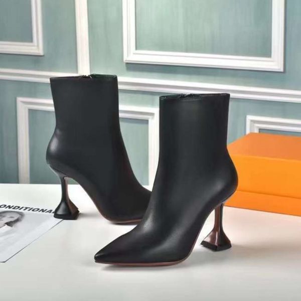 designers luxury martin boots crystal fashion high heels pointed-toe leather horseshoe heel boots women amina muaddi genuine leather boot so, Black
designers luxury martin boots crystal fashion high heels pointed-toe leather horseshoe heel boots women amina muaddi genuine leather boot so, Black