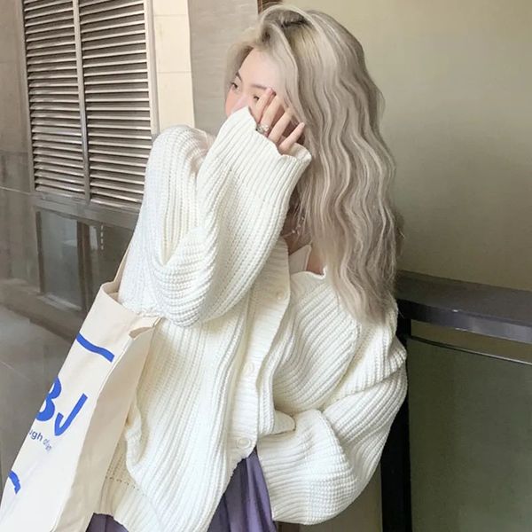 white cardigan coat women spring and winter 2022 new design of a niche retro lazy style sweater, White;black
white cardigan coat women spring and winter 2022 new design of a niche retro lazy style sweater, White;black