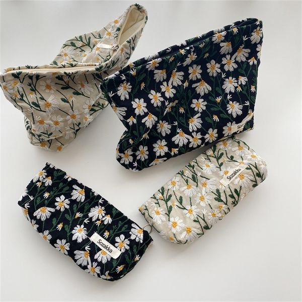 art design 3d embroidery little daisy cosmetic bag women handbags cotton fabric makeup pencil case organizer make up 220617
art design 3d embroidery little daisy cosmetic bag women handbags cotton fabric makeup pencil case organizer make up 220617