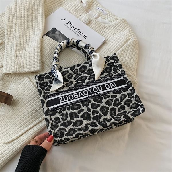 and south large capacity new autumn fashion textured silk scarf portable single armpit small square mmn9 80% off purse sales
and south large capacity new autumn fashion textured silk scarf portable single armpit small square mmn9 80% off purse sales