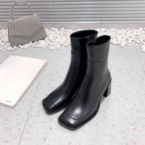boots the spring and autumn single boots row black bare martin fashion square head thick heel side zipper middle tube high short
boots the spring and autumn single boots row black bare martin fashion square head thick heel side zipper middle tube high short