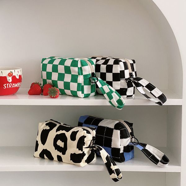 travel cosmetics lipstick bag portable storage box makeup wash women's lattice leopard 220421
travel cosmetics lipstick bag portable storage box makeup wash women's lattice leopard 220421