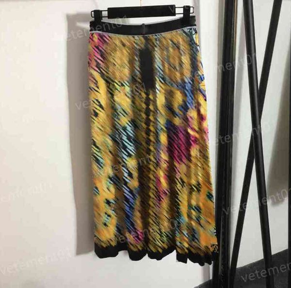 luxury womens skirts dresses collaboration letter retro print high waist pleated skirt summer street fashion designer women clothing 0912, Black
luxury womens skirts dresses collaboration letter retro print high waist pleated skirt summer street fashion designer women clothing 0912, Black