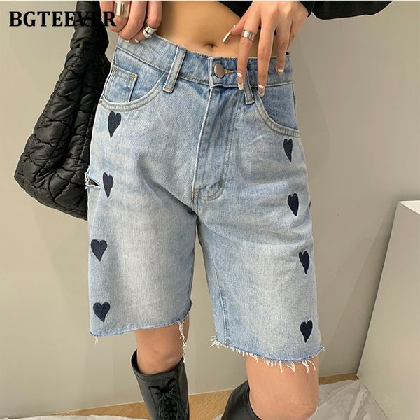 streetwear heart embroidery denim shorts for women high waist straight short jeans female summer 2021, White;black
streetwear heart embroidery denim shorts for women high waist straight short jeans female summer 2021, White;black