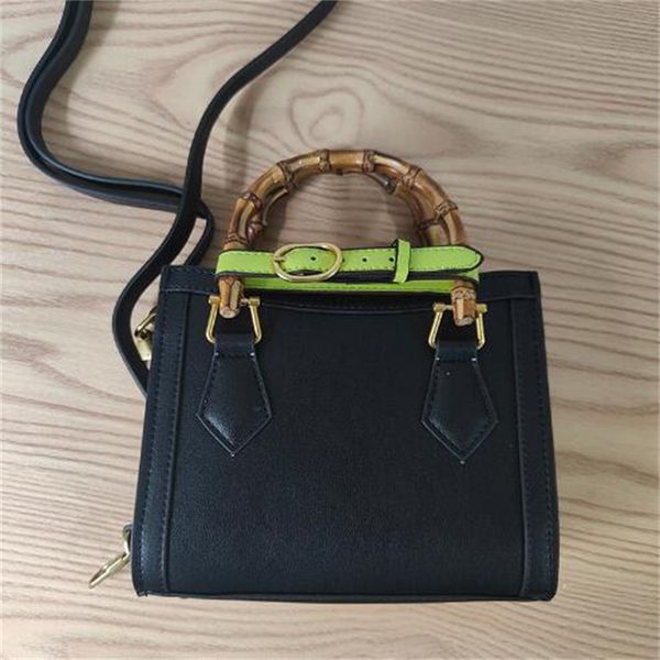 luxury designer evening bags shoulder bag diana's bamboo genuine leather bag womens men tote crossbody fashion shopping bag wallet card
luxury designer evening bags shoulder bag diana's bamboo genuine leather bag womens men tote crossbody fashion shopping bag wallet card